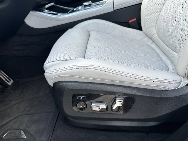 Used 2025 BMW X5 sDrive40i w/ M Sport Package RWD image 13