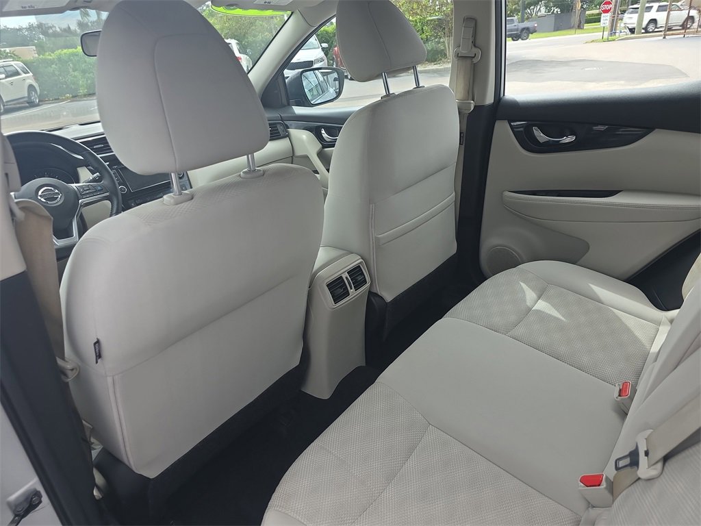 Used 2019 Nissan Rogue Sport SV w/ Technology Package image 11