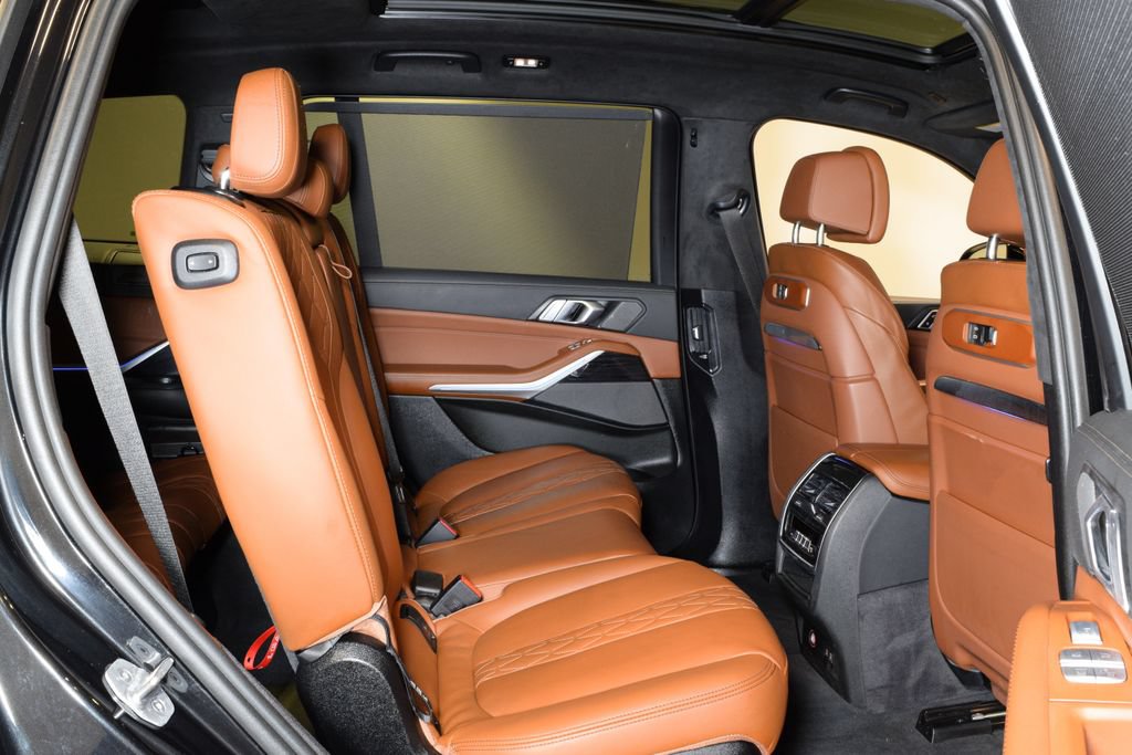 Used 2024 BMW X7 xDrive40i w/ M Sport Package AWD/4WD image 34