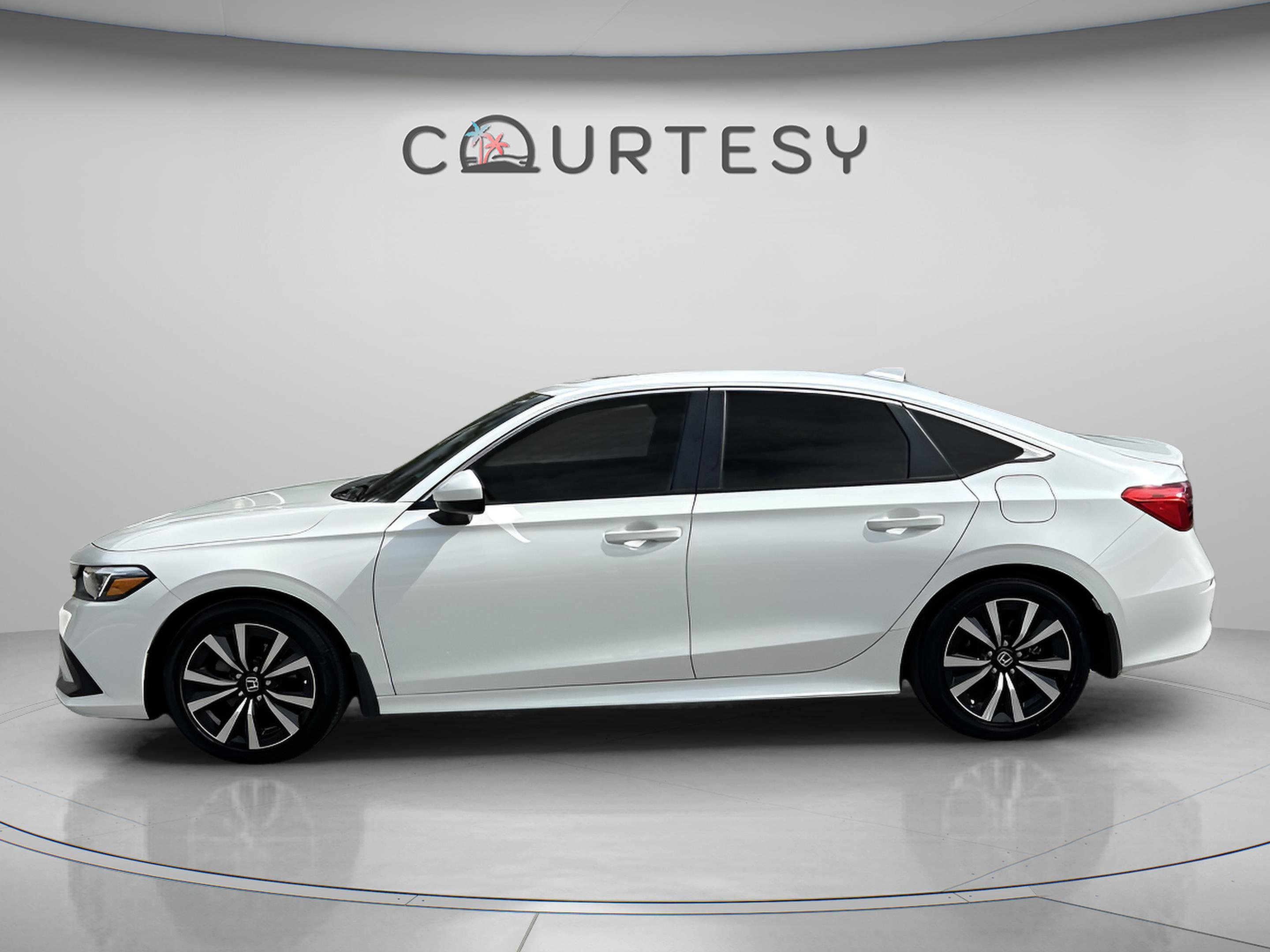 Used 2023 Honda Civic EX image 4