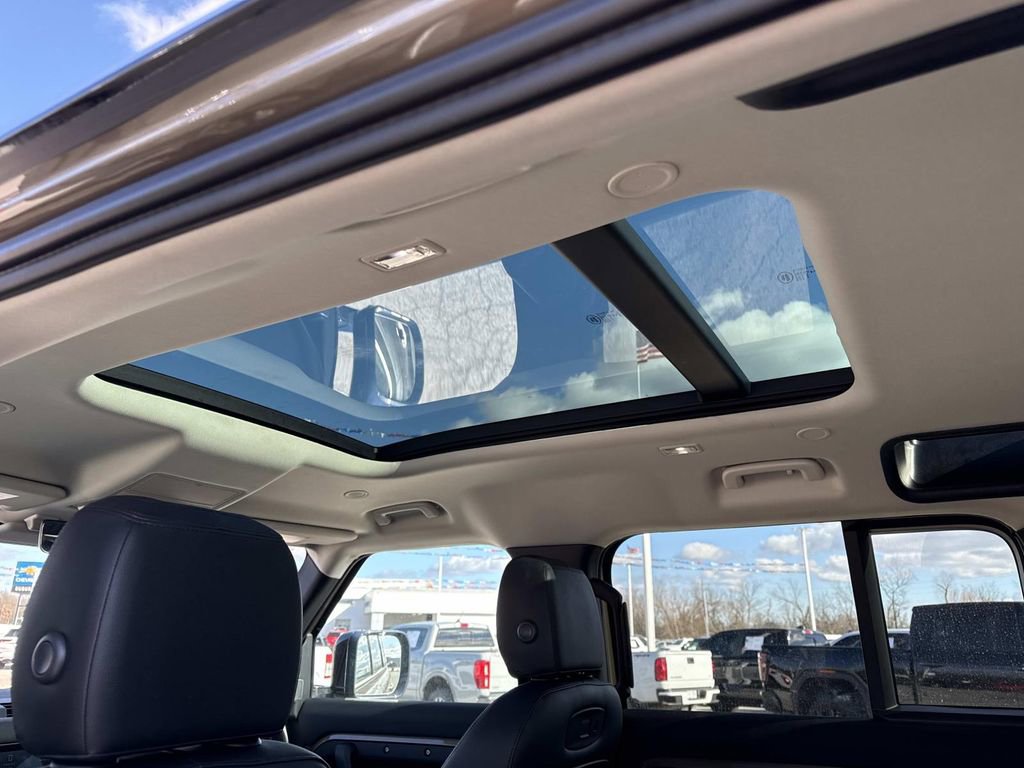 Used 2020 Land Rover Defender 110 SE image 26