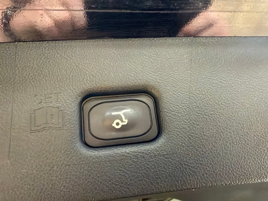 Used 2023 Lincoln Nautilus Reserve w/ Equipment Group 201A AWD/4WD image 89