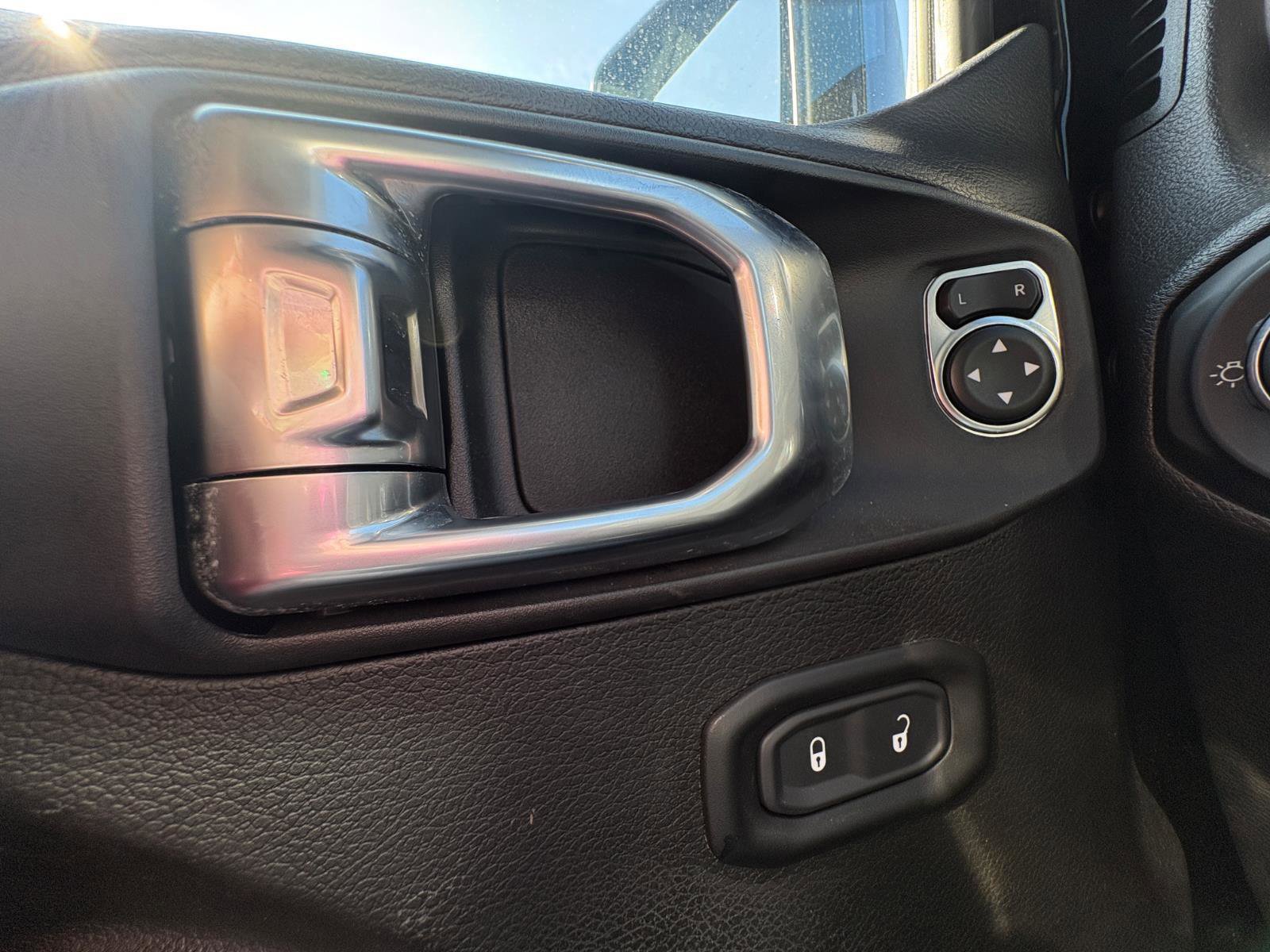 Used 2023 Jeep Wrangler Sport S image 33