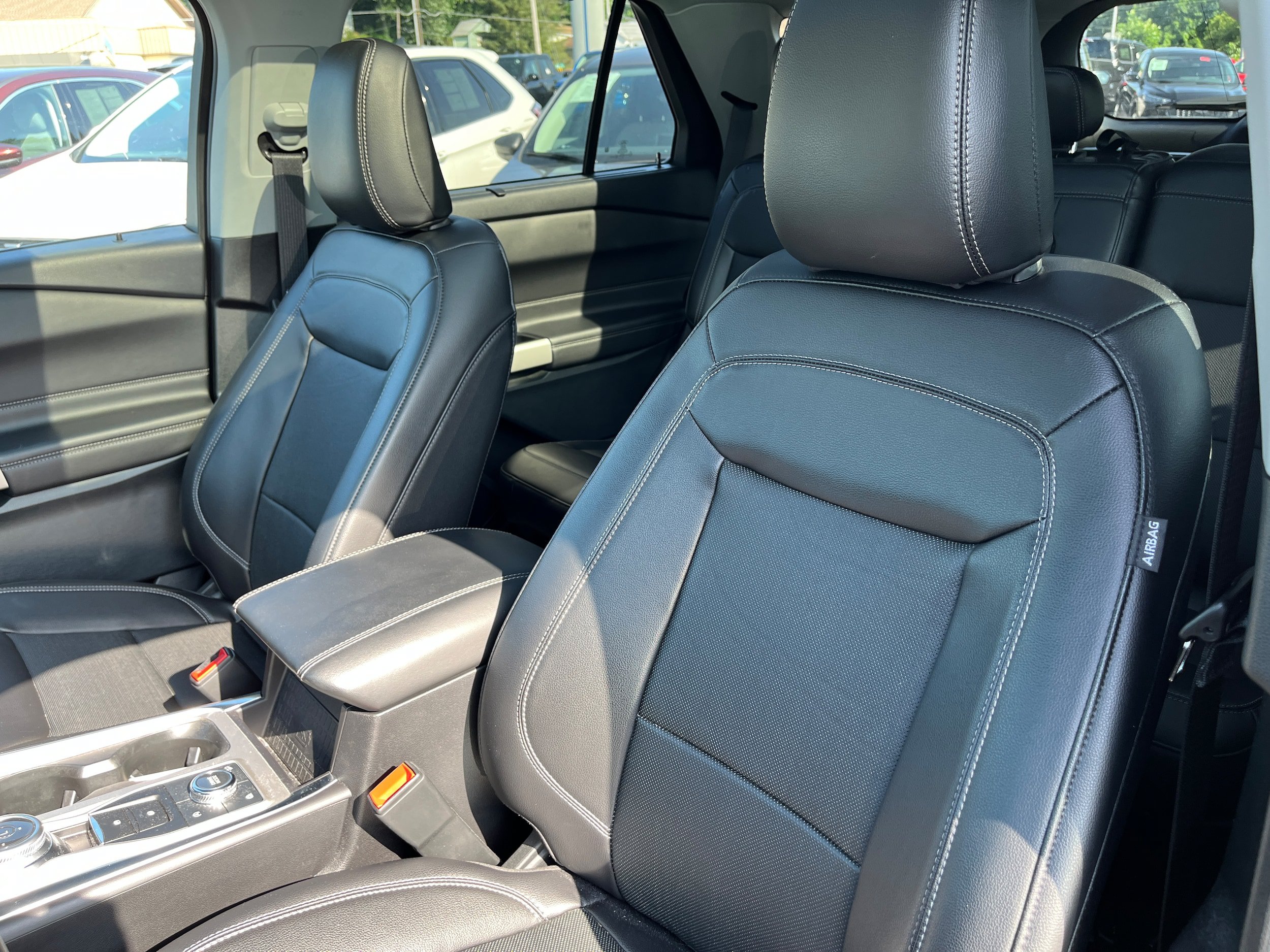 Certified 2023 Ford Explorer Limited w/ Limited Technology Package AWD/4WD image 9