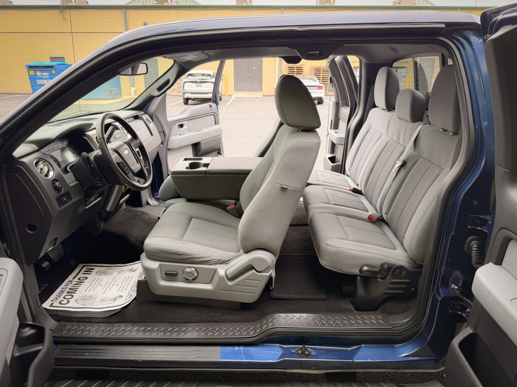 Used 2011 Ford F150 XLT w/ XLT Chrome Pkg AWD/4WD image 13