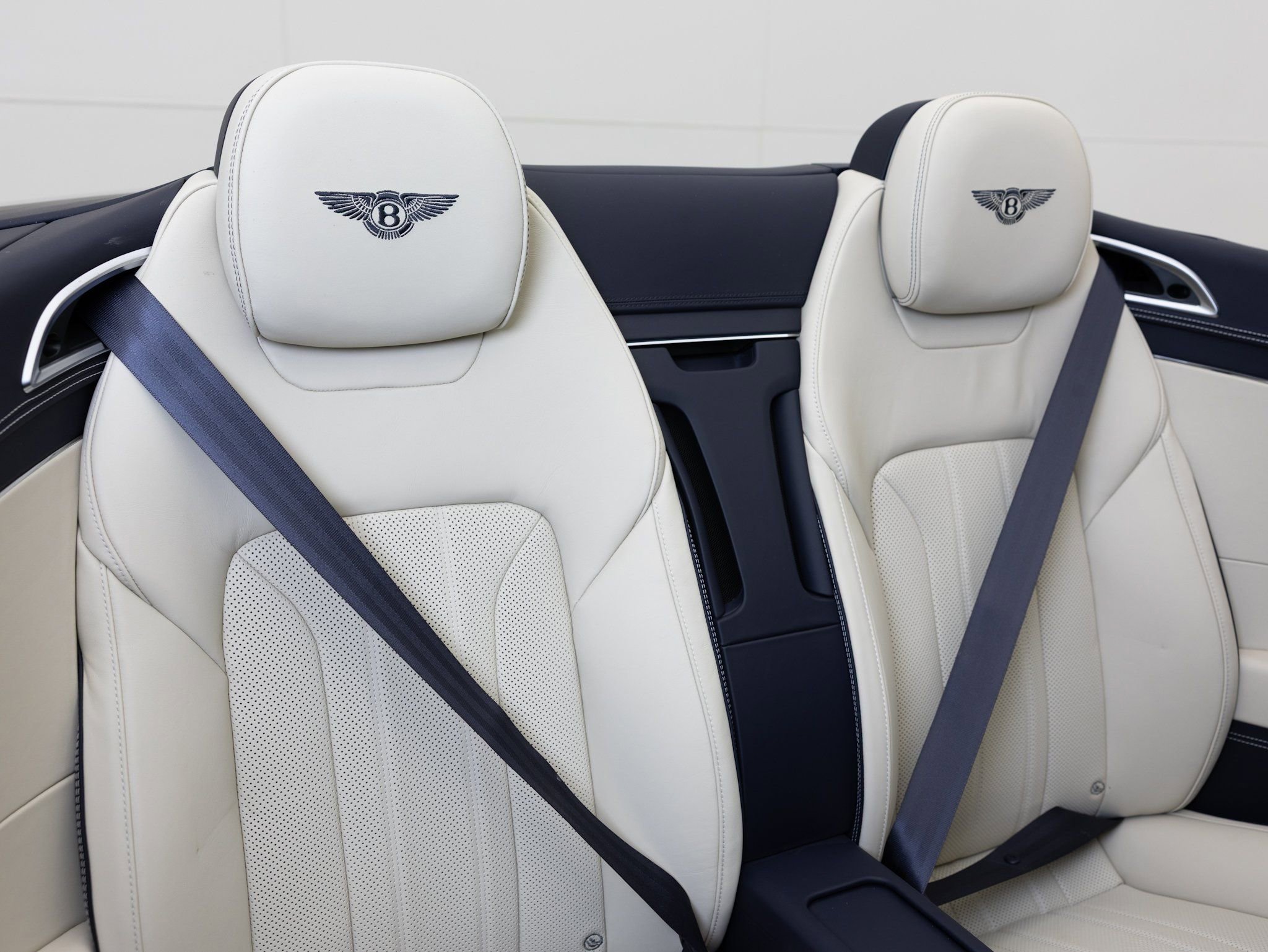 Used 2024 Bentley Continental GT image 18