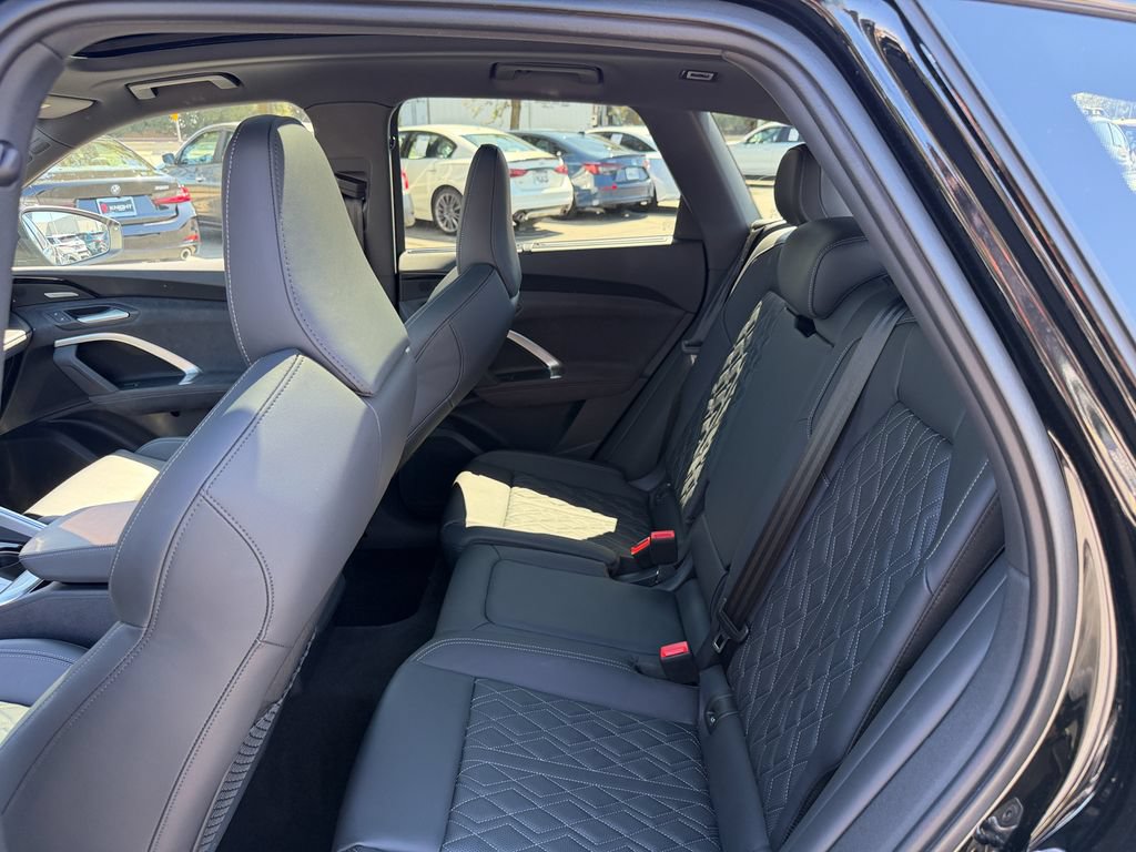 Used 2025 Audi SQ5 Prestige AWD/4WD image 24