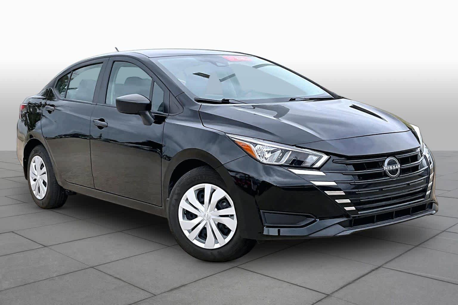 Used 2024 Nissan Versa S w/ Trunk Package video 3