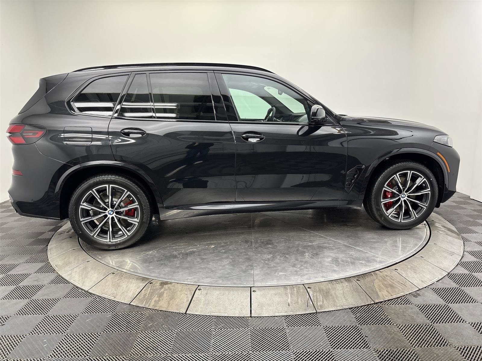 New 2026 BMW X5 M60i image 17