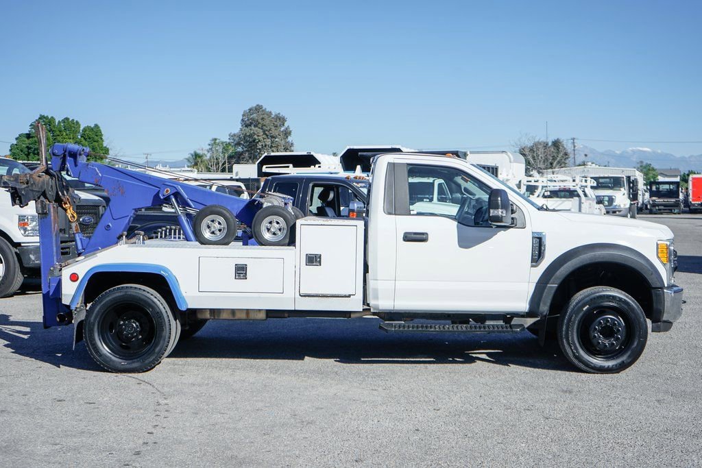 Used 2017 Ford F550 2WD Regular Cab Super Duty w/ Advanced Security Pack image 16