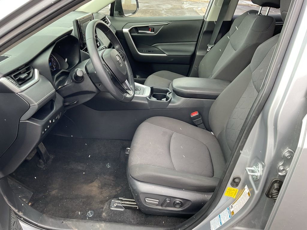 Used 2020 Toyota RAV4 XLE w/ Convenience Package image 10