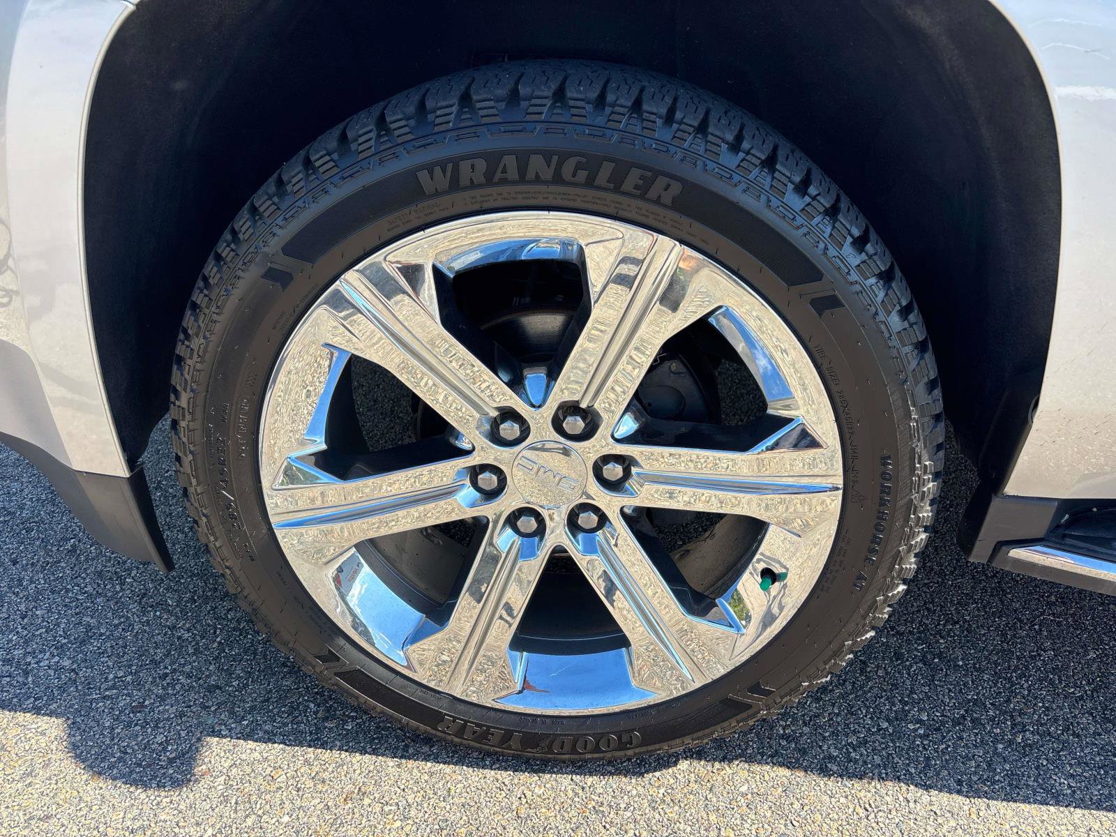 Used 2019 GMC Yukon XL SLT w/ Open Road Package image 6