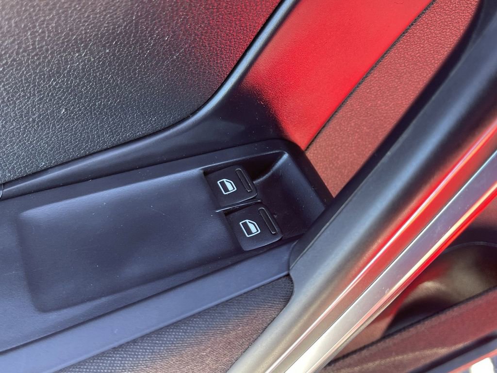 Used 2014 Volkswagen Beetle 2.5 image 21