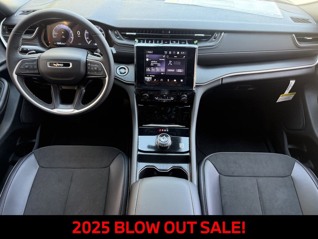 New 2025 Jeep Grand Cherokee L Altitude image 9