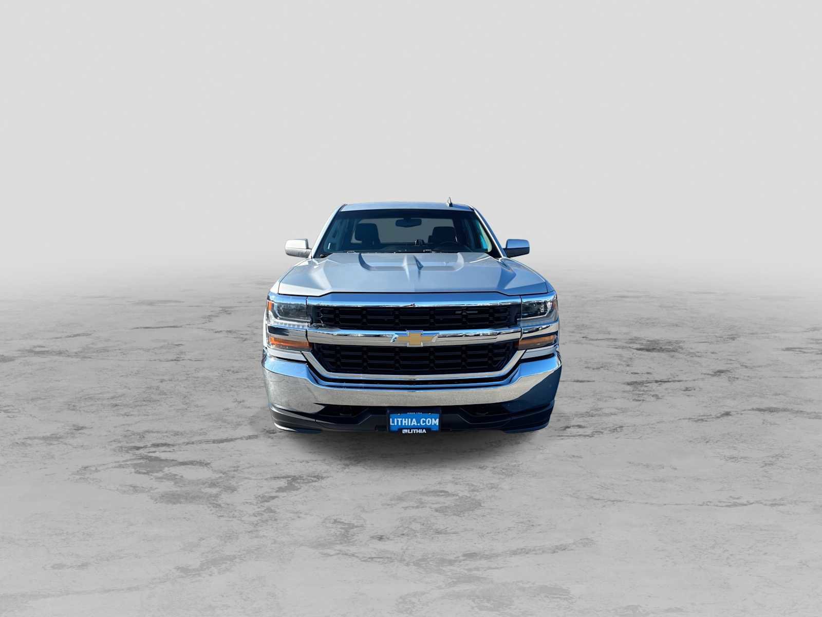 Used 2018 Chevrolet Silverado 1500 LT w/ Trailering Package AWD/4WD image 3