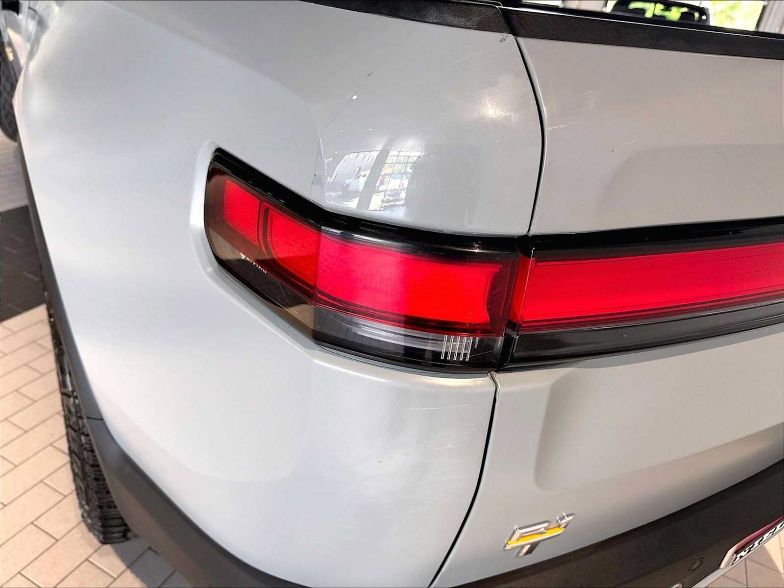 Used 2024 Rivian R1T Adventure AWD/4WD image 34