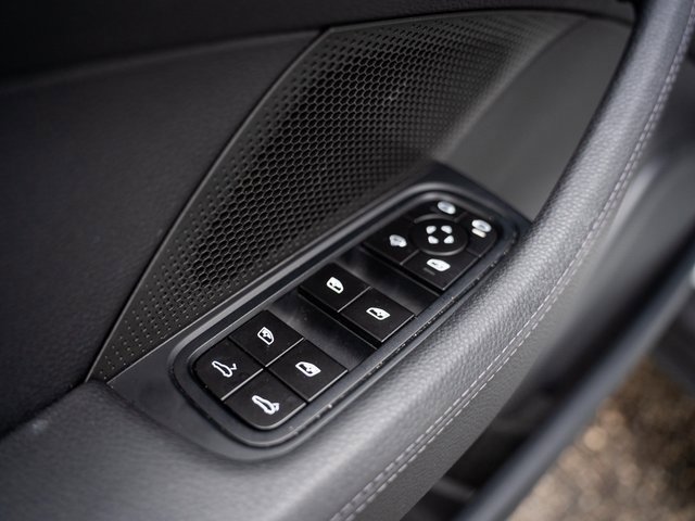 New 2025 Porsche Panamera 4 image 16