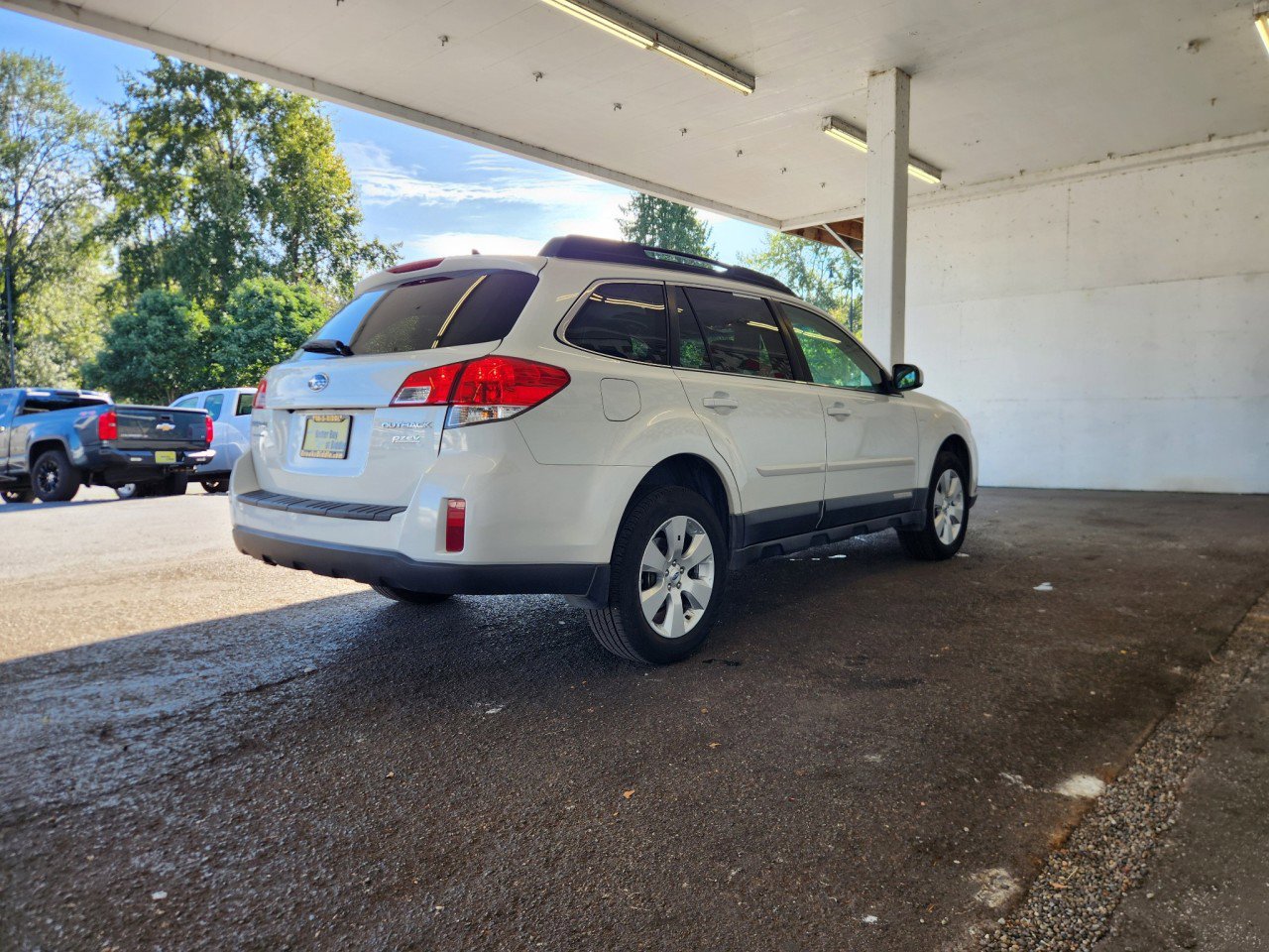 Used 2012 Subaru Outback 2.5i Limited image 3
