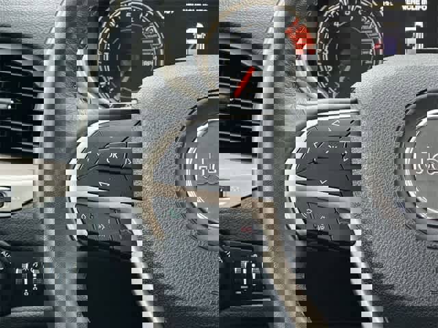 Used 2016 Jeep Cherokee Limited image 8