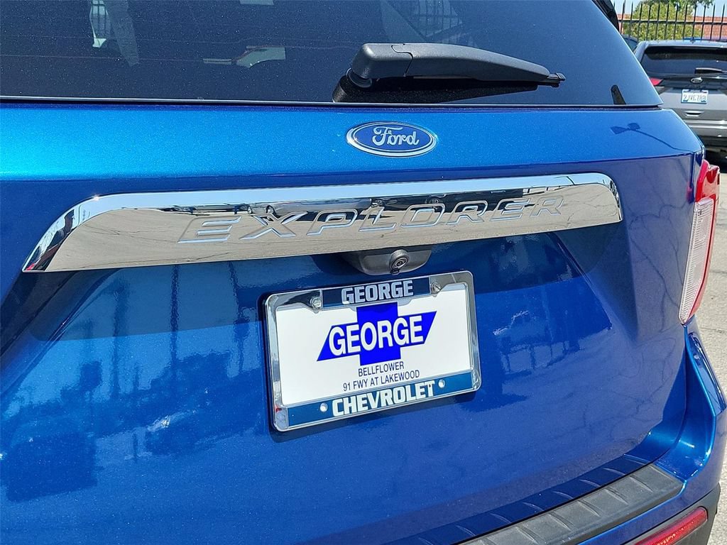 Used 2022 Ford Explorer XLT w/ Equipment Group 202A RWD image 22