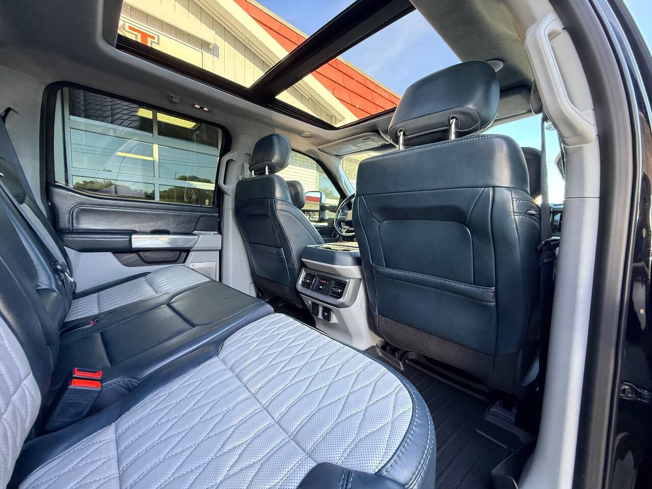 Used 2024 Ford F450 Limited w/ FX4 Off-Road Package image 38