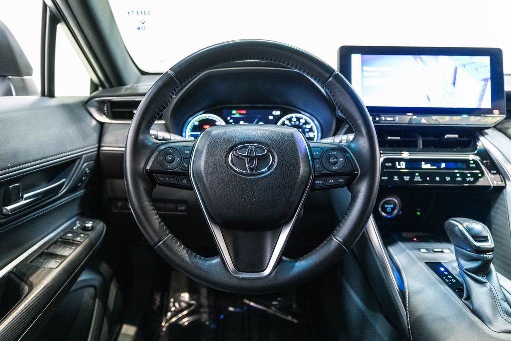 Certified 2024 Toyota Venza XLE AWD/4WD image 16