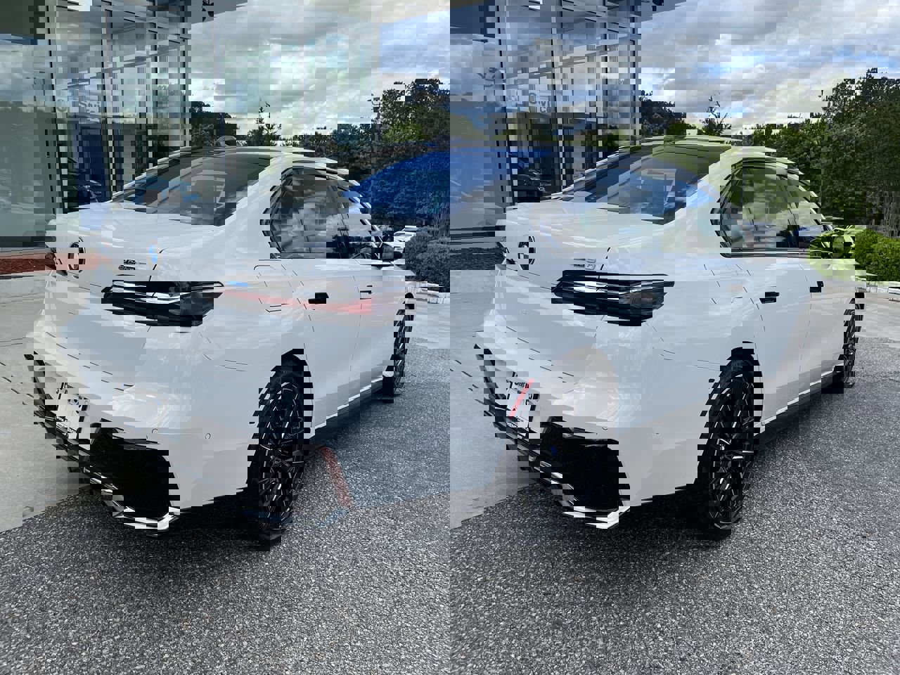 Used 2025 BMW i7 eDrive50 w/ M Sport Package image 8