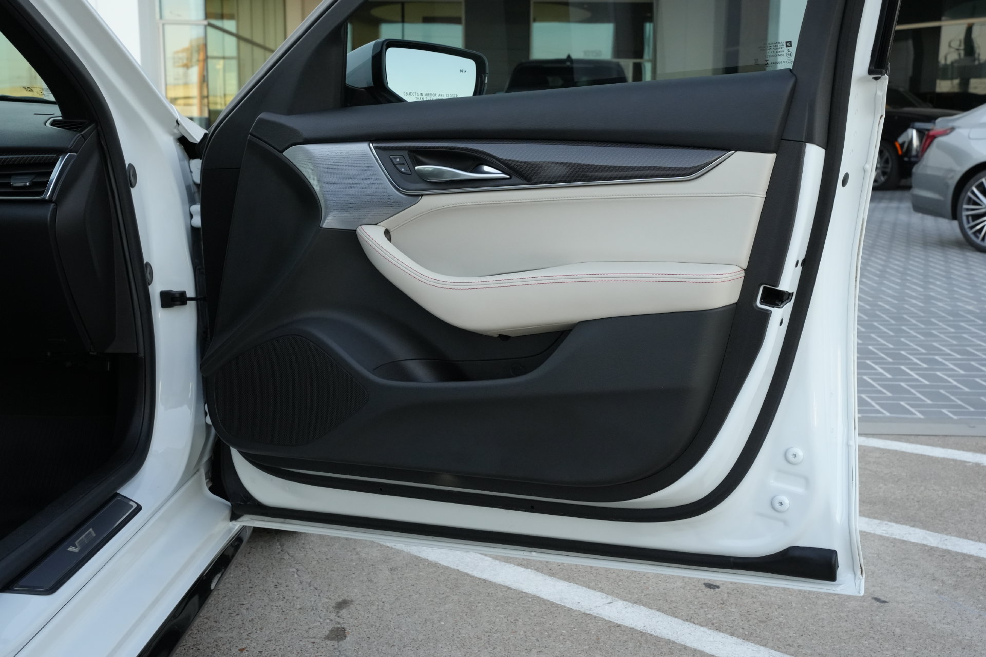 Certified 2025 Cadillac XT4 Sport FWD image 24