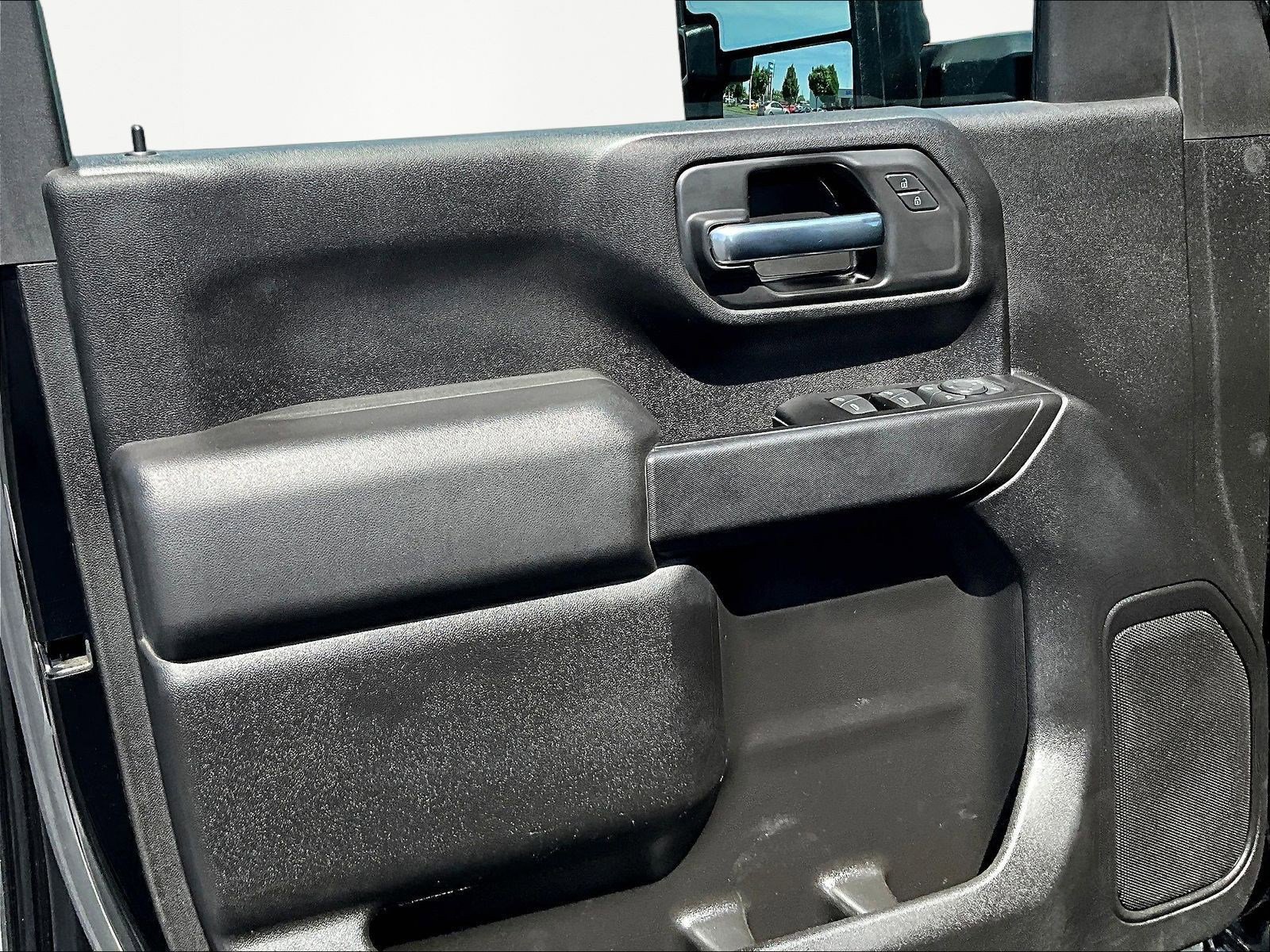 Used 2022 Chevrolet Silverado 2500 Custom w/ Custom Value Package AWD/4WD image 19