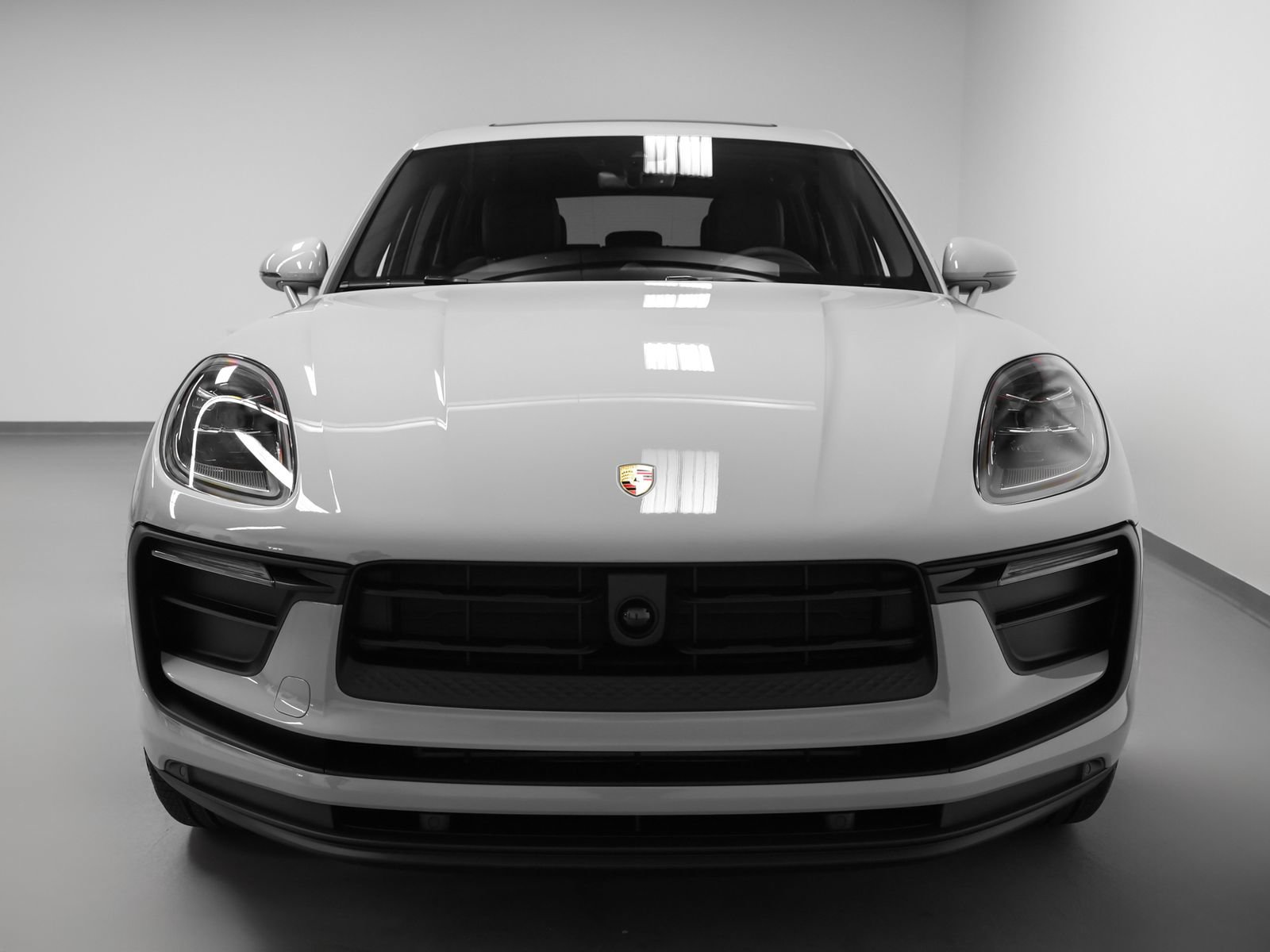 New 2026 Porsche Macan AWD/4WD image 8