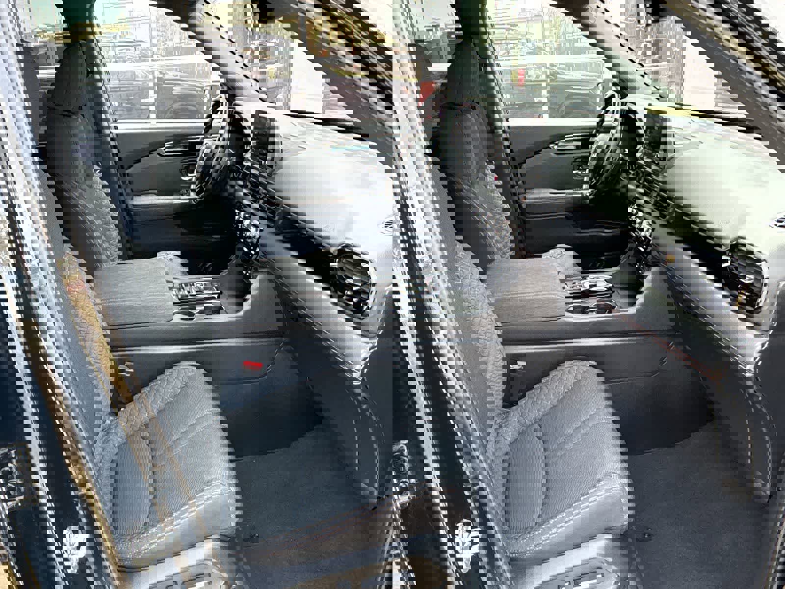 Used 2023 Honda Pilot Sport image 25