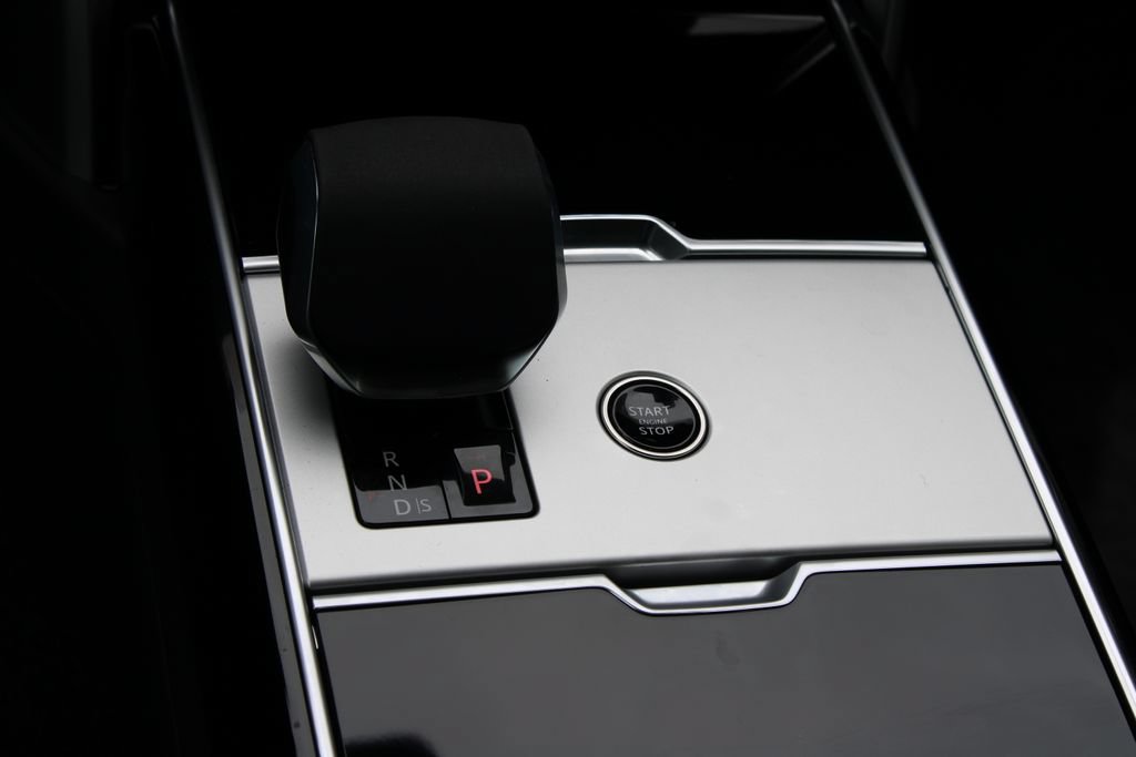 New 2026 Land Rover Range Rover SE AWD/4WD image 17
