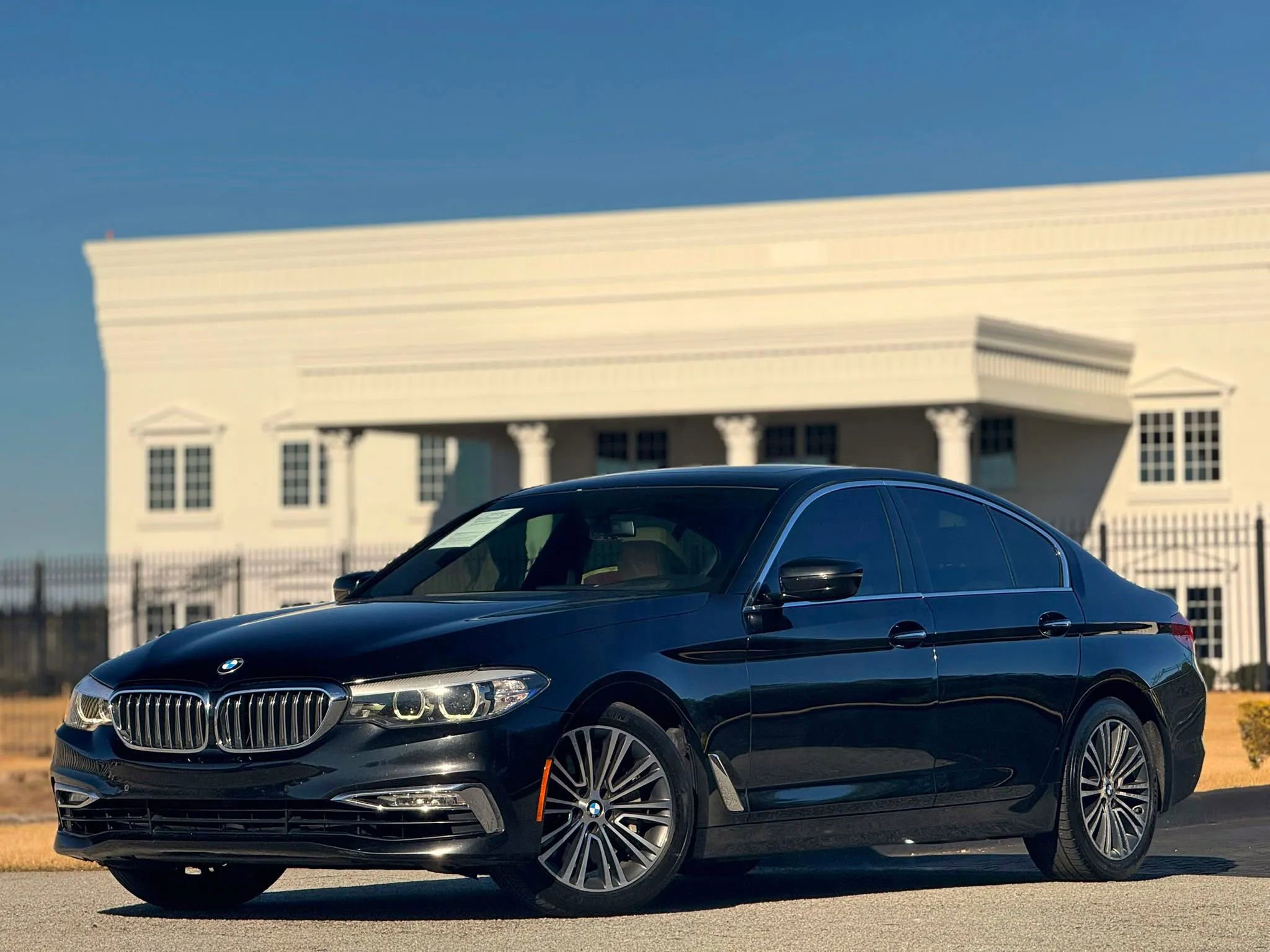 Used 2018 BMW 540i w/ Premium Package RWD image 1