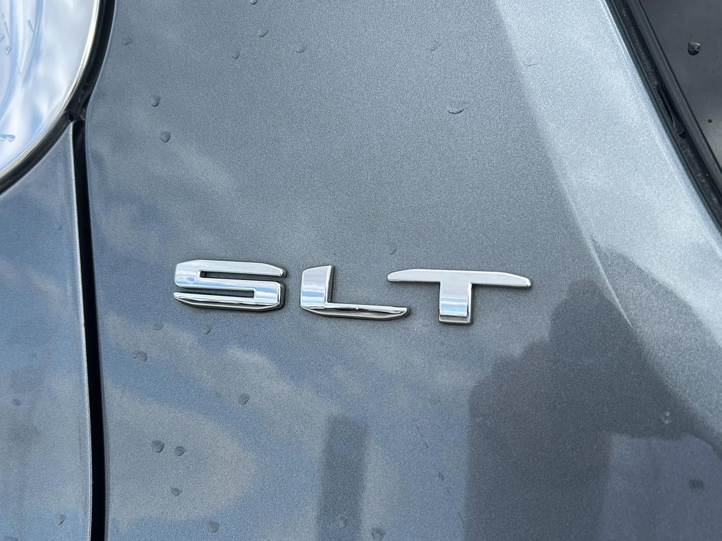 Used 2020 GMC Acadia SLT AWD/4WD image 17