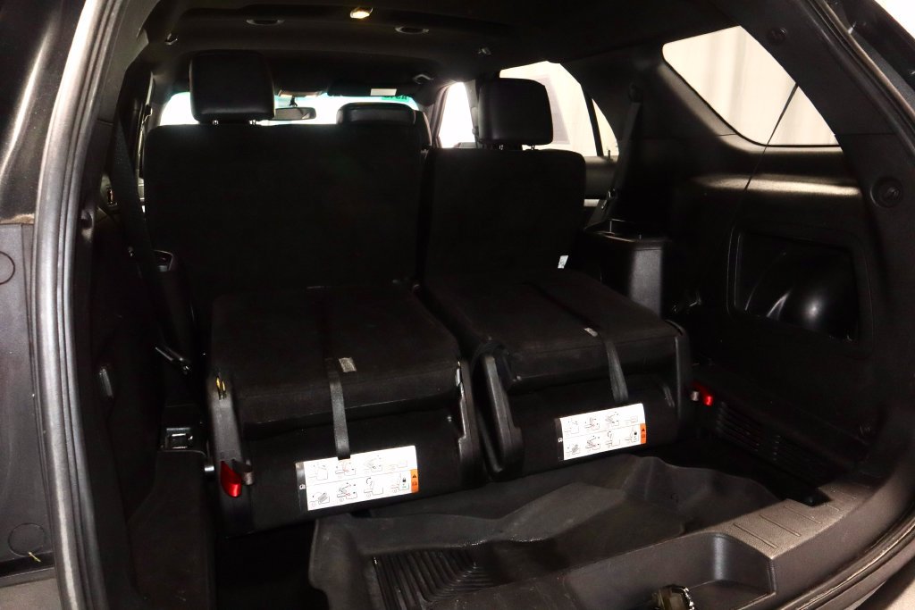Used 2016 Ford Explorer XLT w/ Equipment Group 202A FWD image 16