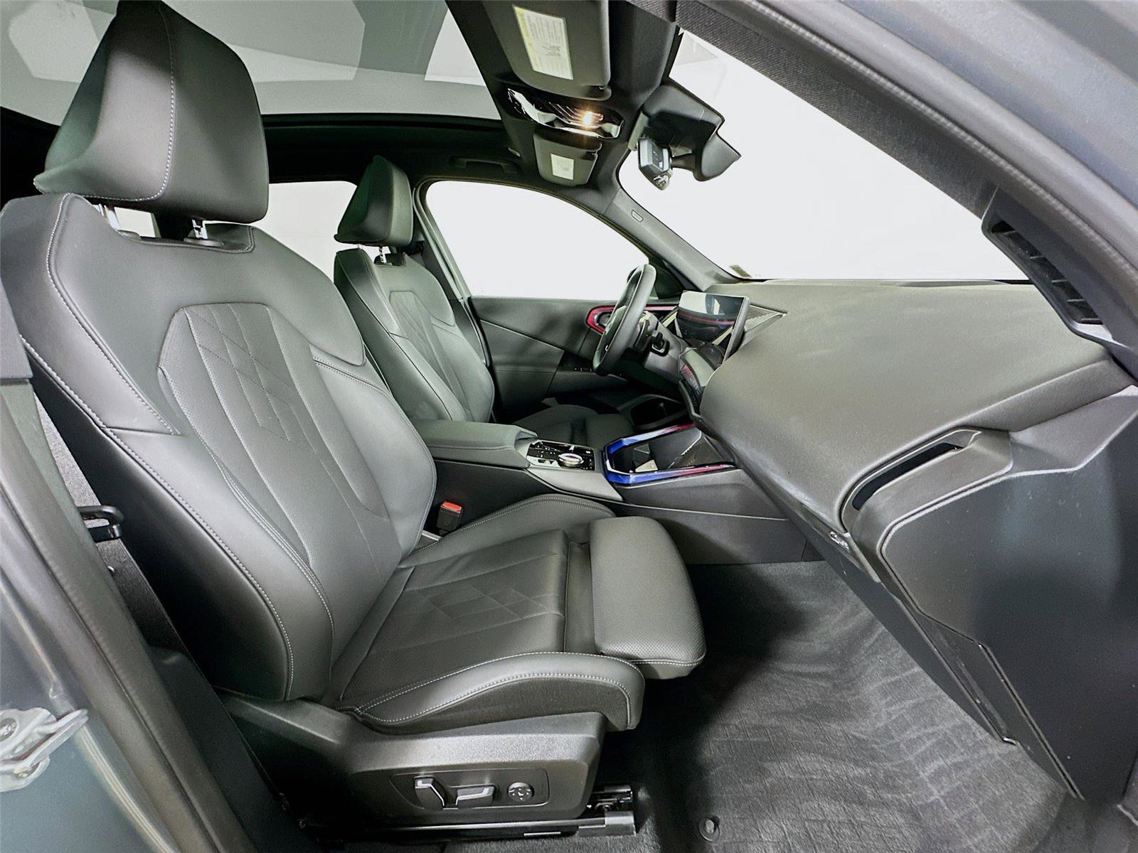 Used 2025 BMW X3 xDrive30i w/ Convenience Package image 29