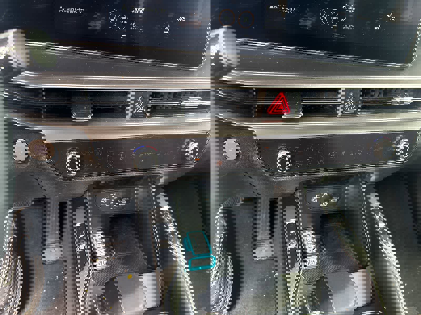 Used 2025 Kia Sorento S w/ Panoramic Sunroof Package image 8