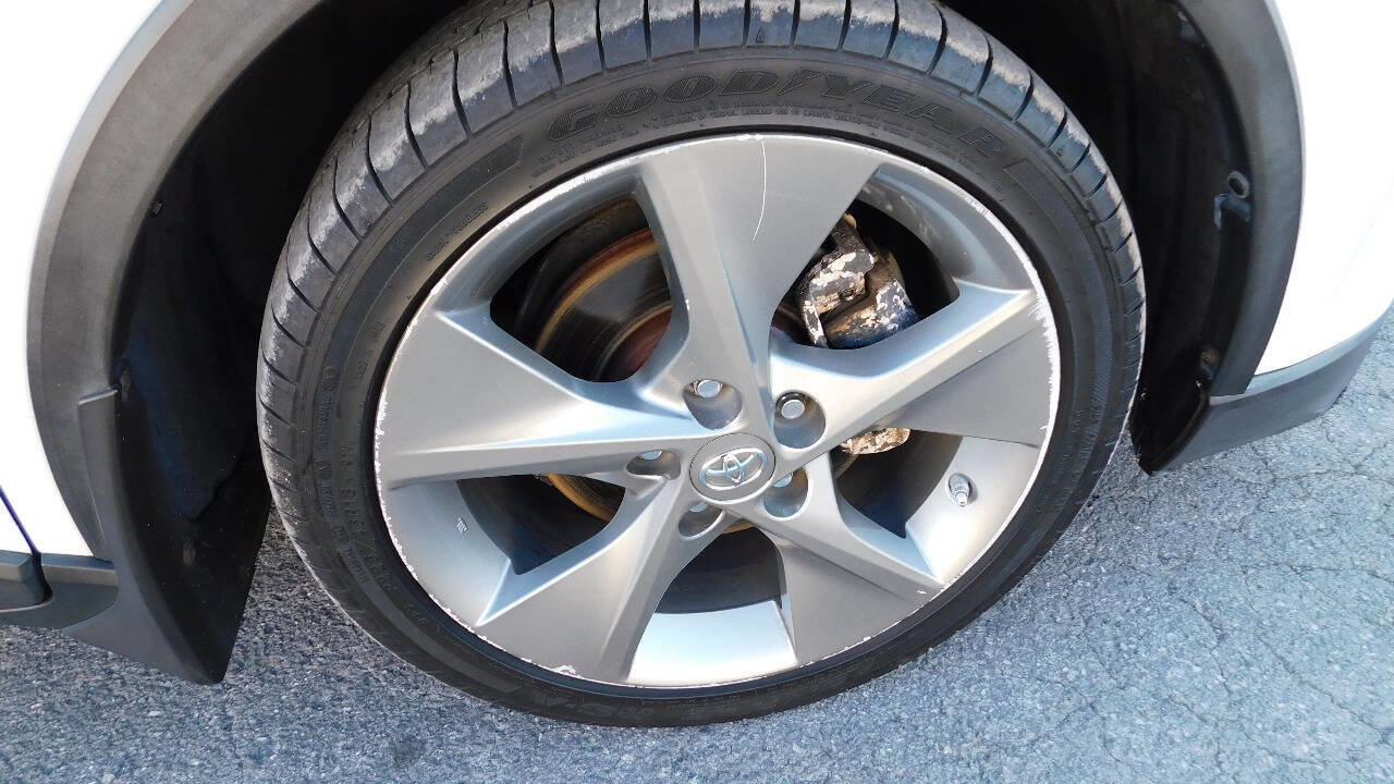 Used 2018 Toyota C-HR XLE image 17