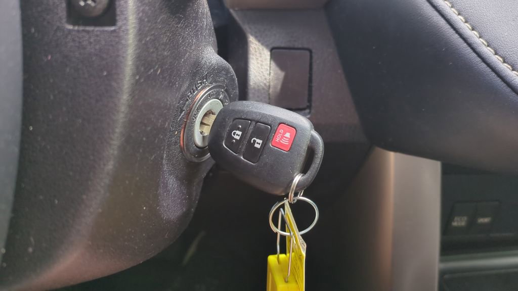 Used 2015 Toyota RAV4 XLE image 34