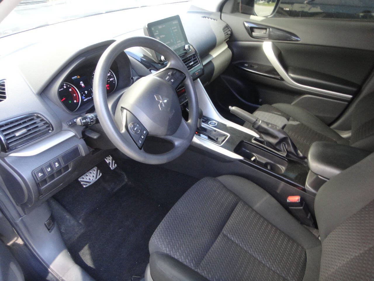 Used 2022 Mitsubishi Eclipse Cross LE AWD/4WD image 7