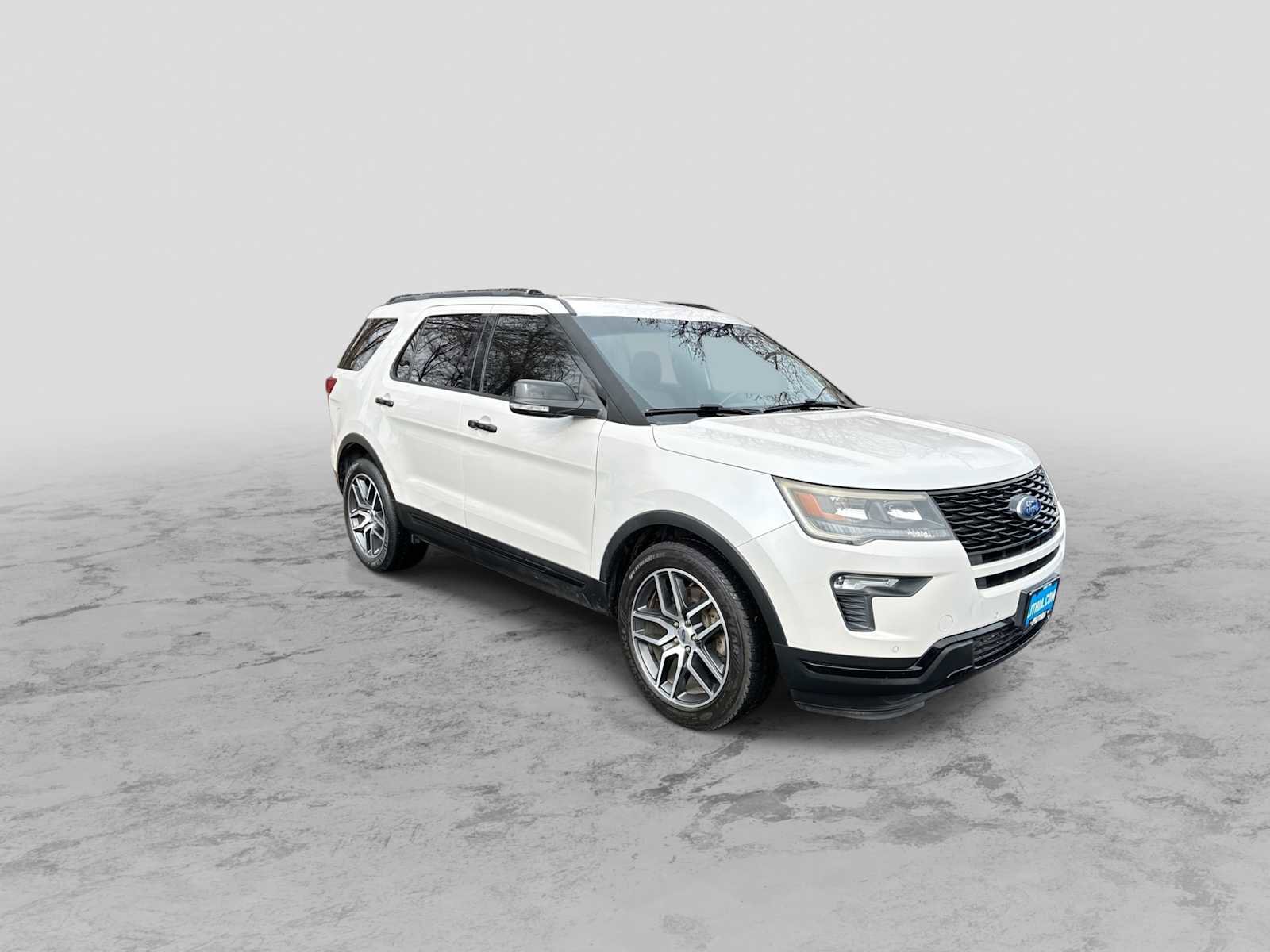 Used 2018 Ford Explorer Sport image 2