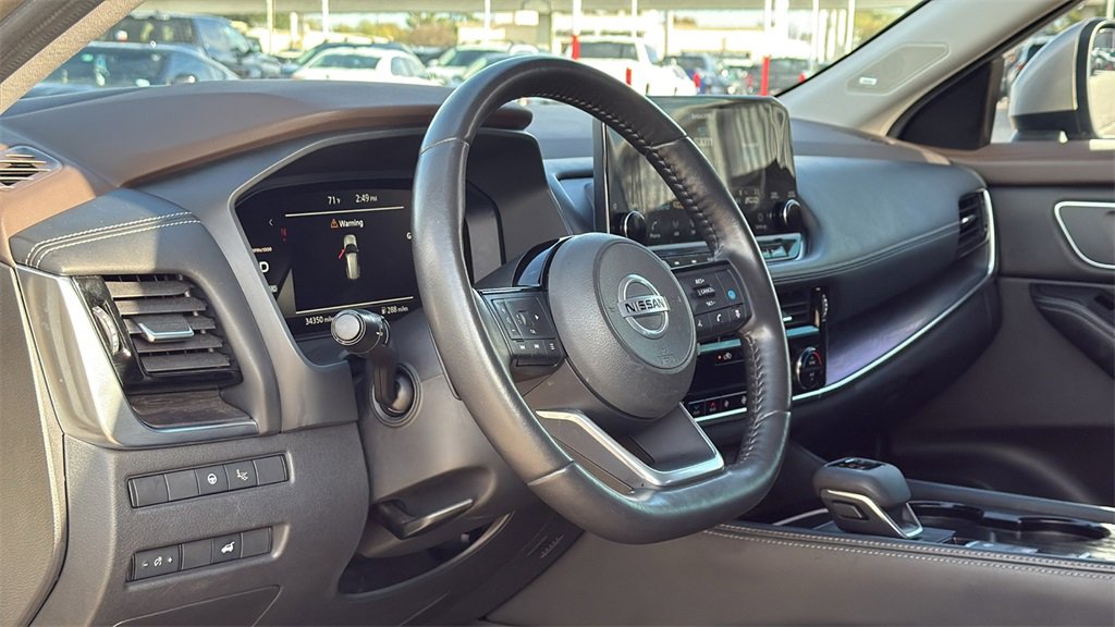 Used 2021 Nissan Rogue Platinum image 11