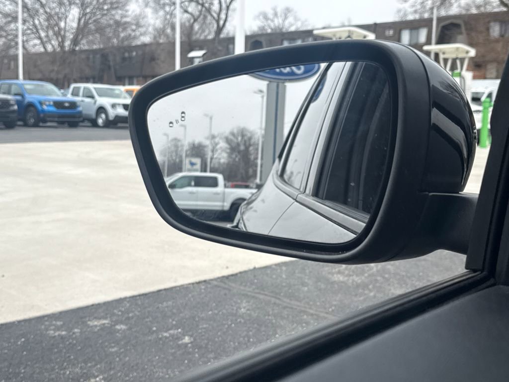 Used 2023 Ford Escape SE image 37