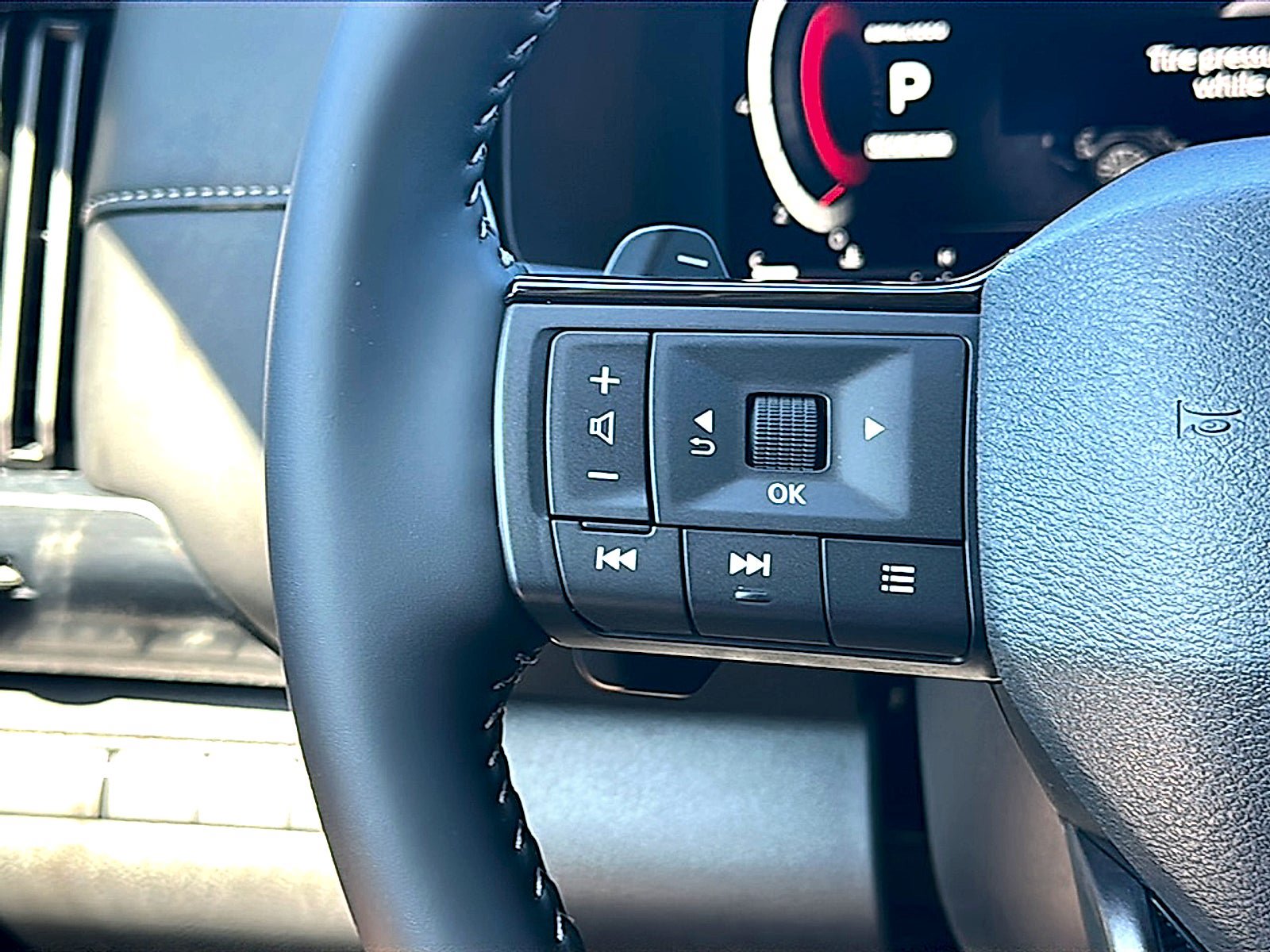 New 2026 Nissan Pathfinder SL w/ SL Premium Package FWD image 21
