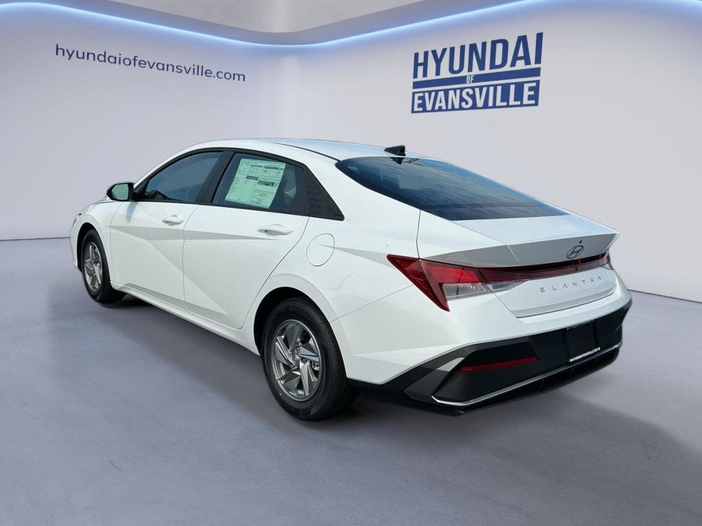 New 2026 Hyundai Elantra SE FWD image 6