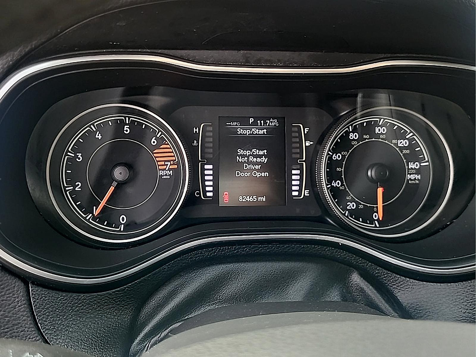 Used 2019 Jeep Cherokee Latitude Plus w/ Comfort/Convenience Group AWD/4WD image 20