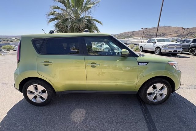 Used 2015 Kia Soul FWD image 6