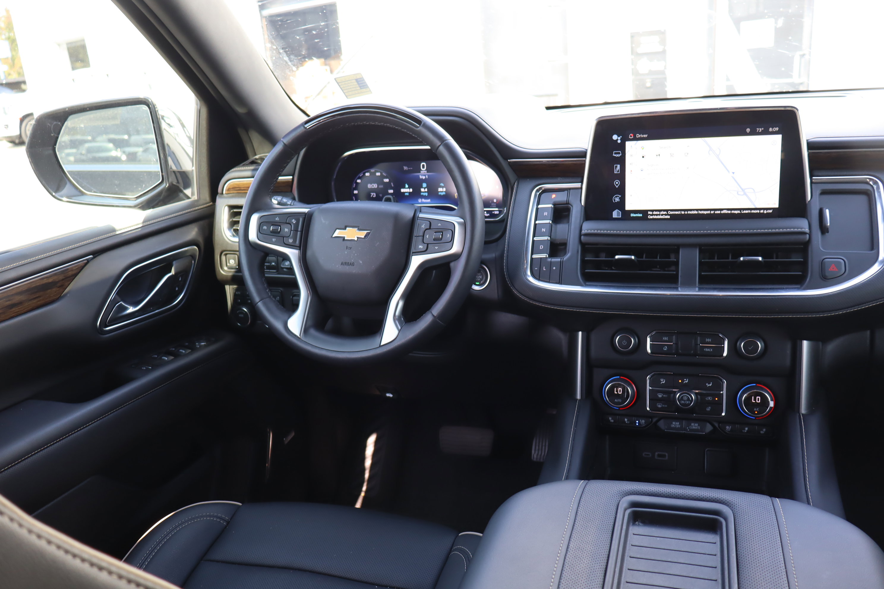 Certified 2024 Chevrolet Suburban Premier w/ Advanced Technology Package image 15