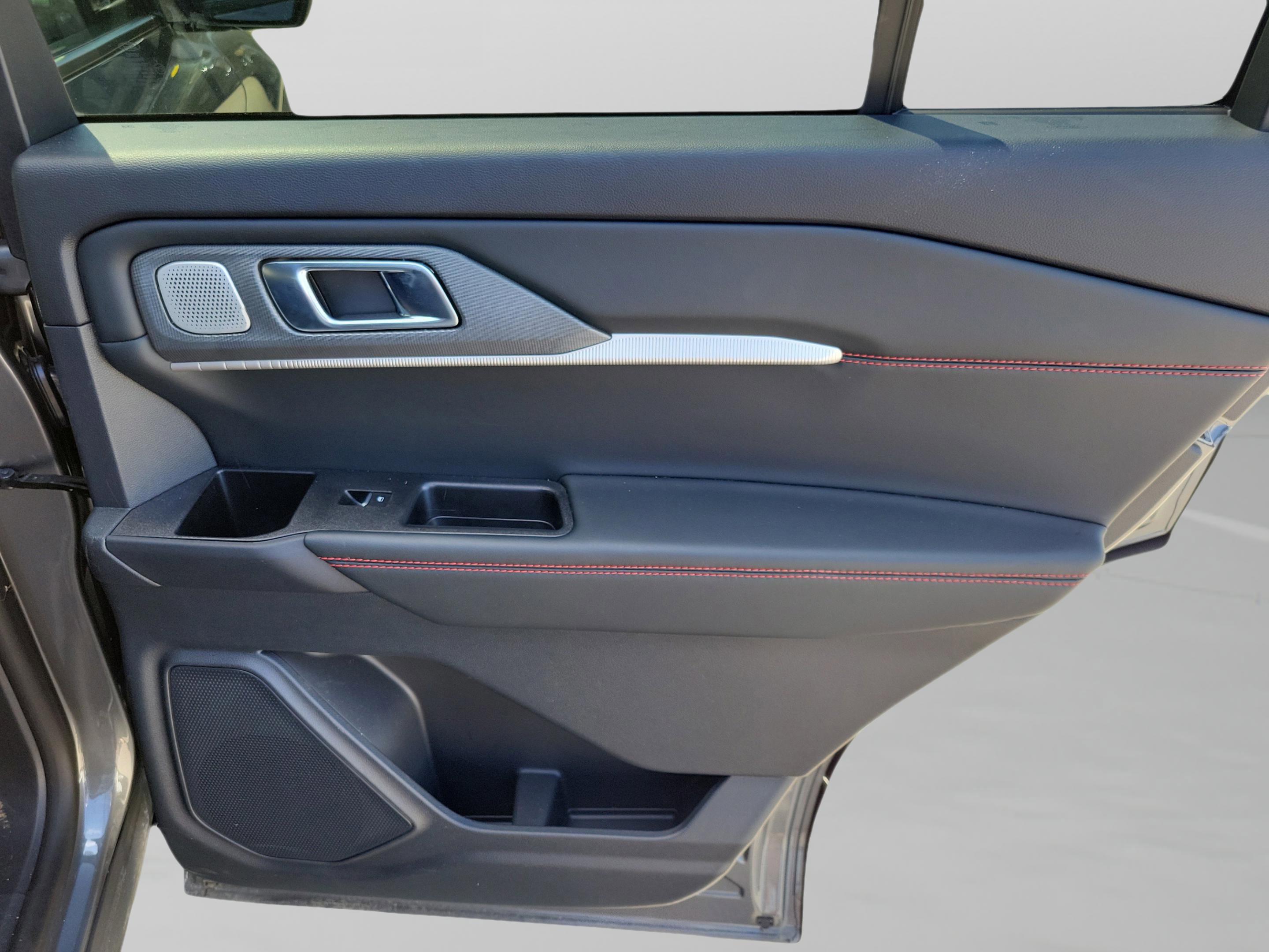 Used 2025 Ford Explorer ST w/ Sun And Sound Package image 8