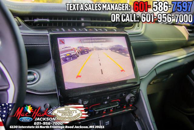 Used 2024 Jeep Grand Cherokee Limited w/ Trailer Tow Package AWD/4WD image 12